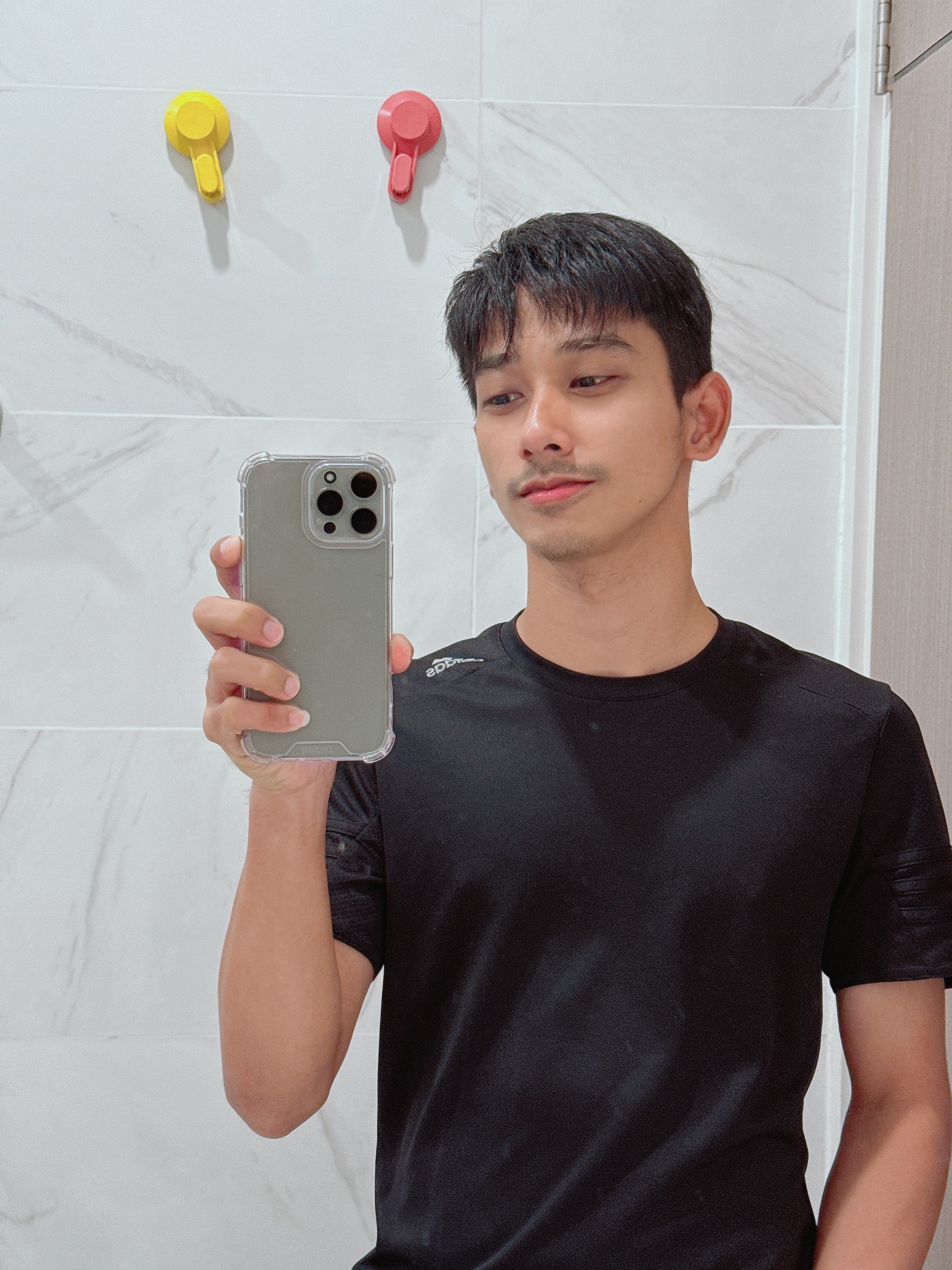 มนัส